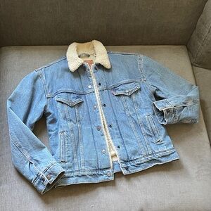 Levi's Blue Denim Jacket with Cream Sherpa Lining size xs